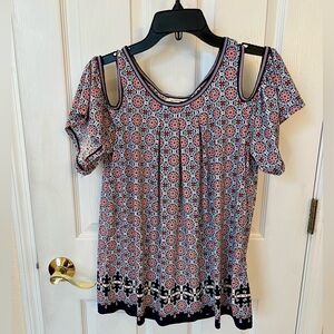 Max Studio Blue and Red Short Sleeve Cut Out Shoulder Blouse, Medium